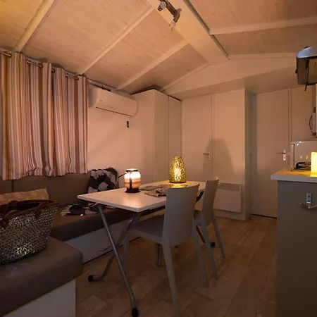 Camping Mobil-home Cosy Avec Terrasse - 5 Personnes - Api-1-52-822