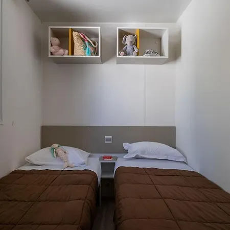 Campingplatz Mobil-home Cosy Avec Terrasse - 5 Personnes - Api-1-52-822 *